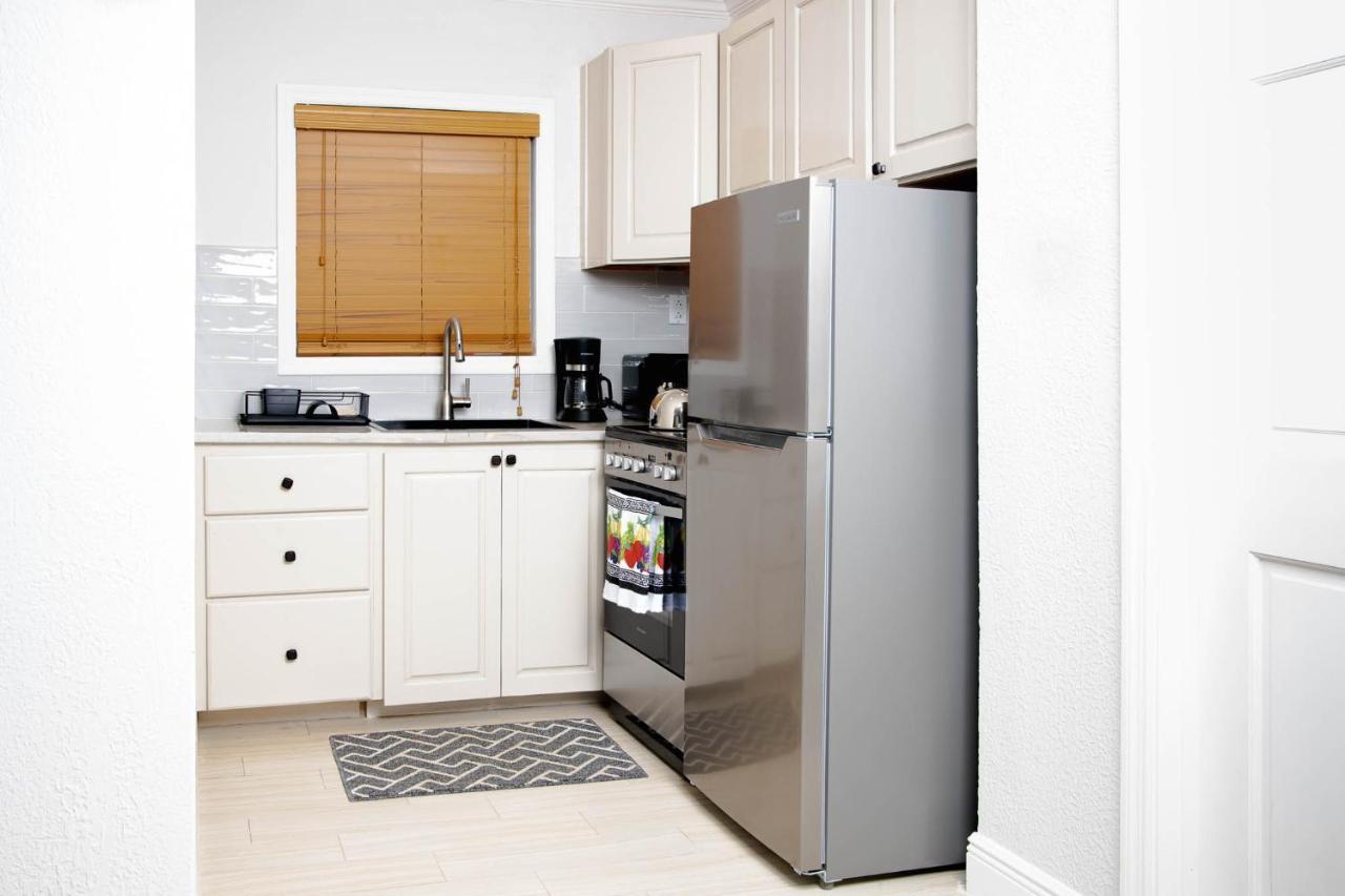 Sheer Bliss Beachview Apt #1 Джорджтаун Екстериор снимка